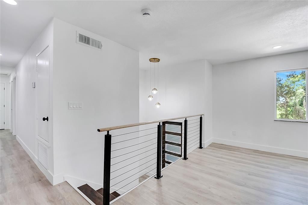 Под контрактом: $555,000 (5 спален, 3 ванн, 2441 Квадратных фут)