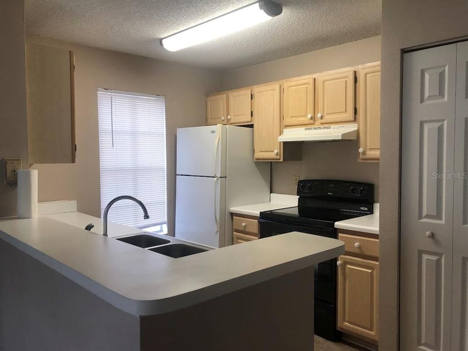 For Sale: $144,000 (1 beds, 1 baths, 576 Square Feet)