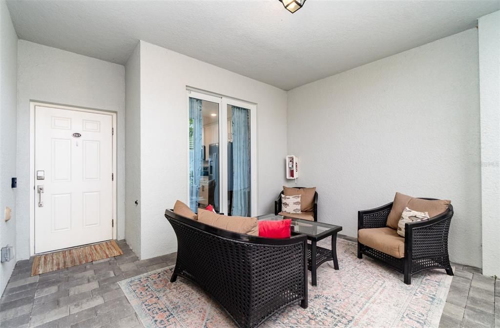 待售: $297,500 (2 贝兹, 2 浴室, 1355 平方英尺)