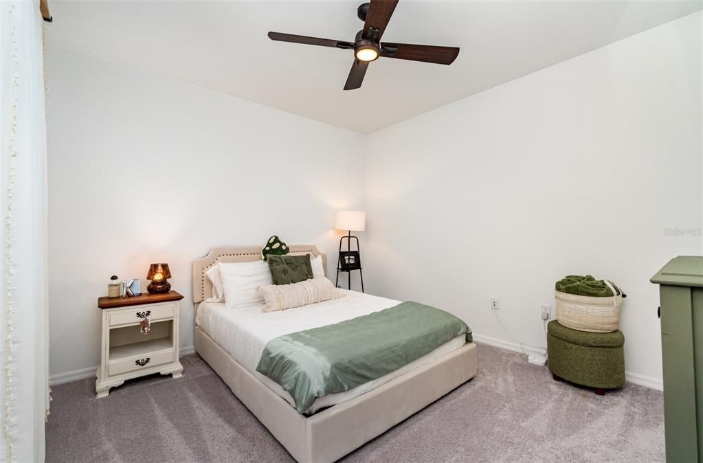 待售: $297,500 (2 贝兹, 2 浴室, 1355 平方英尺)