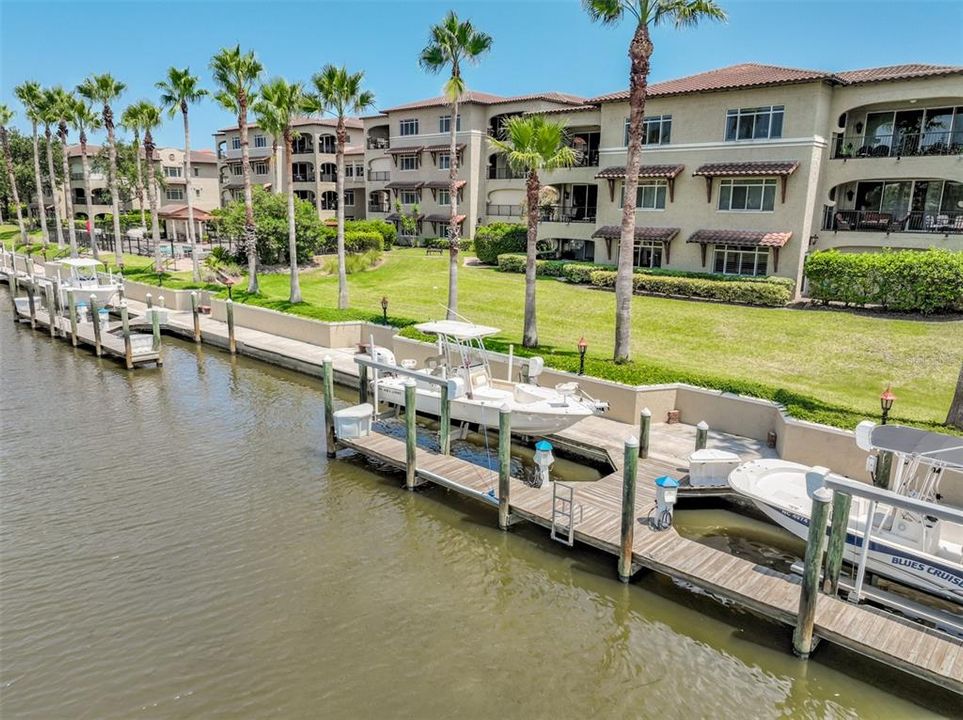 For Sale: $499,900 (2 beds, 2 baths, 2297 Square Feet)