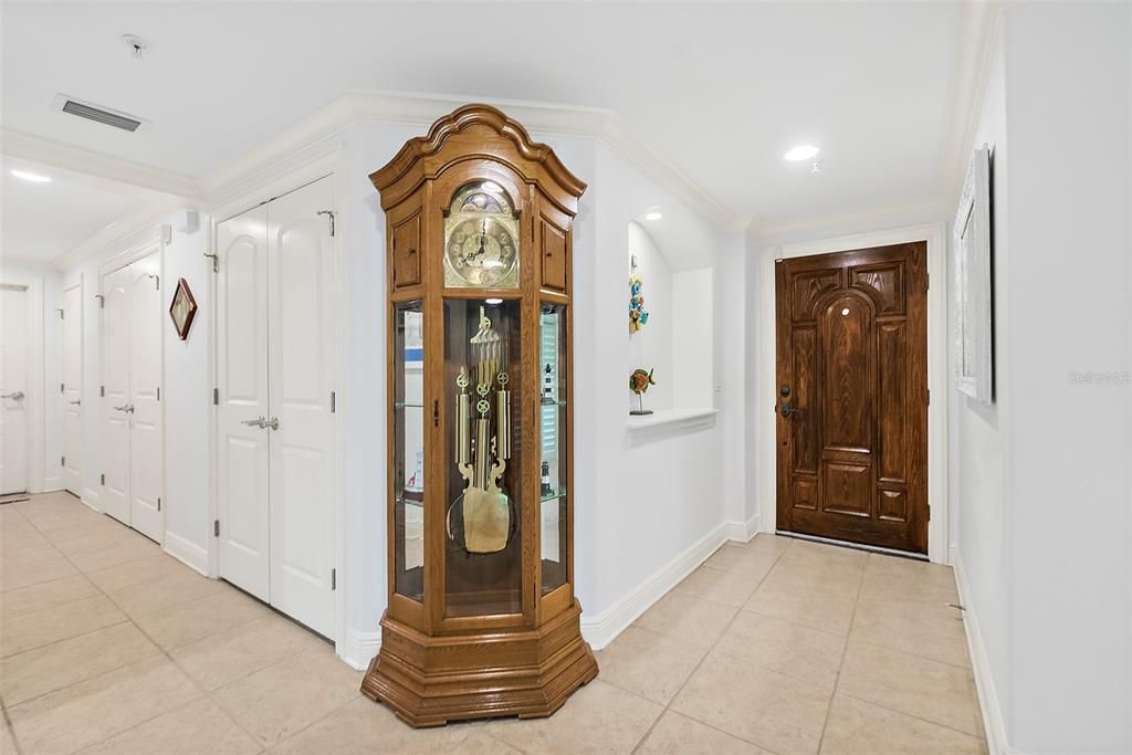For Sale: $499,900 (2 beds, 2 baths, 2297 Square Feet)