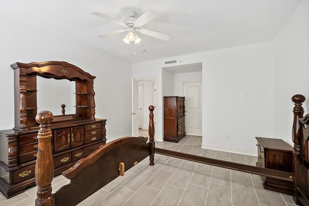 For Sale: $499,900 (2 beds, 2 baths, 2297 Square Feet)
