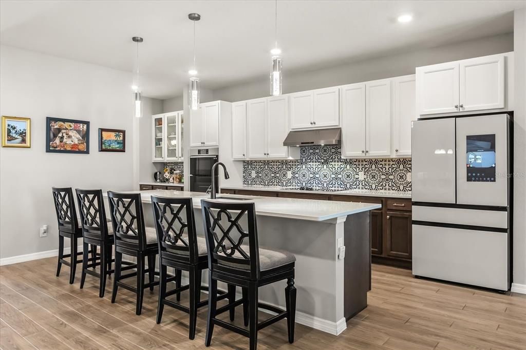 На продажу: $785,000 (5 спален, 4 ванн, 3919 Квадратных фут)