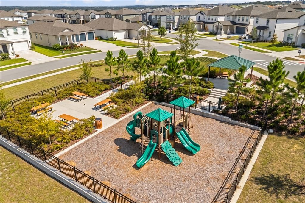 На продажу: $785,000 (5 спален, 4 ванн, 3919 Квадратных фут)