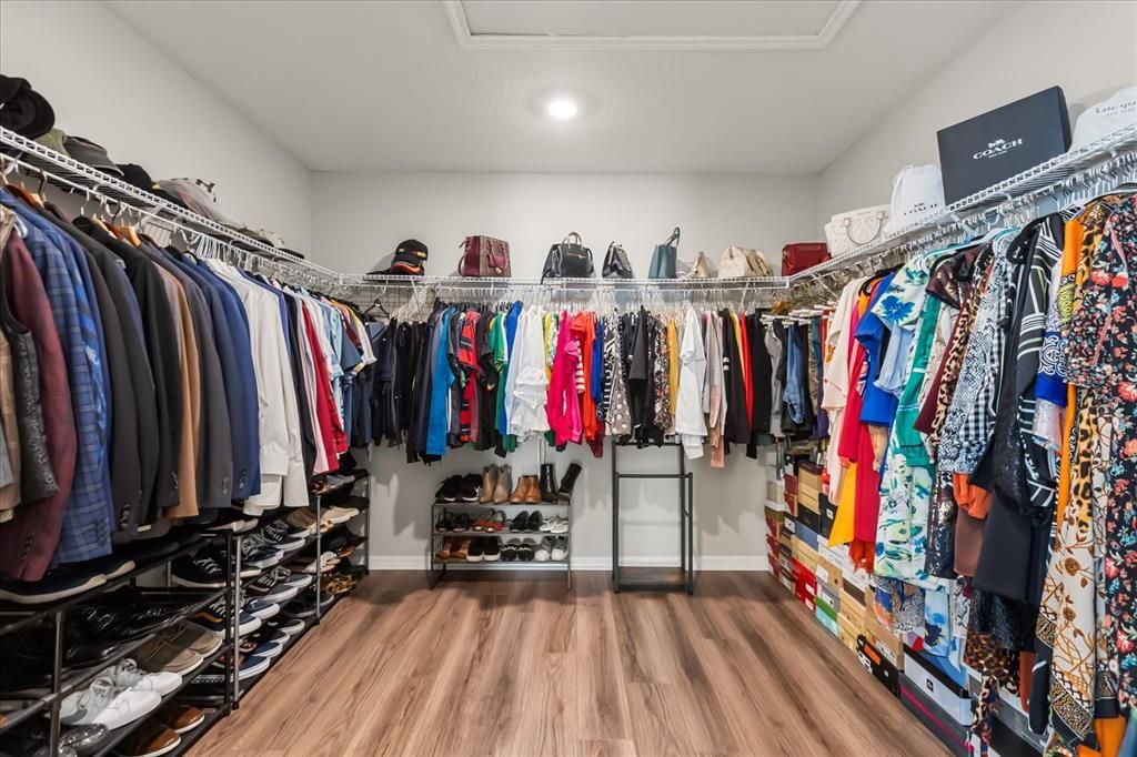 На продажу: $785,000 (5 спален, 4 ванн, 3919 Квадратных фут)