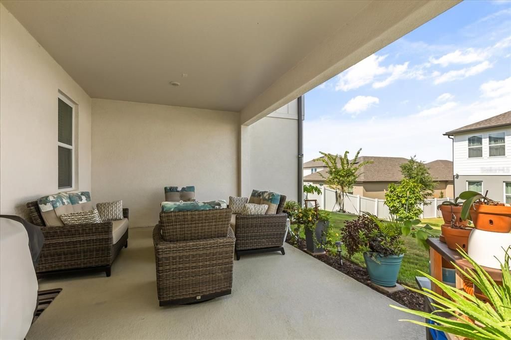 На продажу: $785,000 (5 спален, 4 ванн, 3919 Квадратных фут)