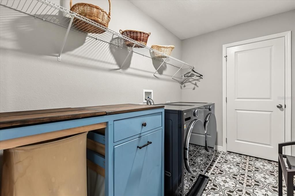 На продажу: $785,000 (5 спален, 4 ванн, 3919 Квадратных фут)