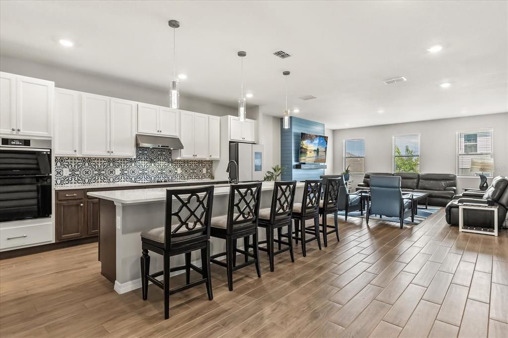 На продажу: $785,000 (5 спален, 4 ванн, 3919 Квадратных фут)