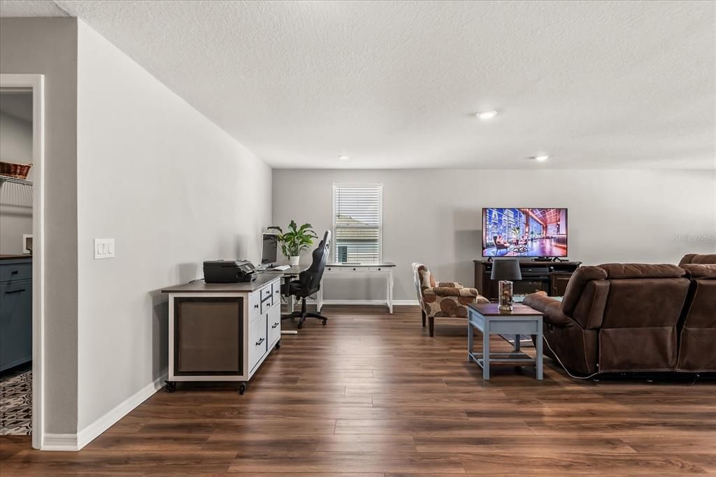 На продажу: $785,000 (5 спален, 4 ванн, 3919 Квадратных фут)