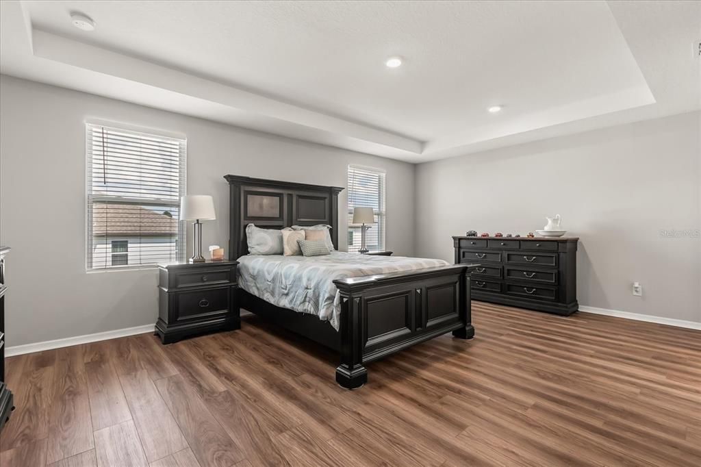 На продажу: $785,000 (5 спален, 4 ванн, 3919 Квадратных фут)