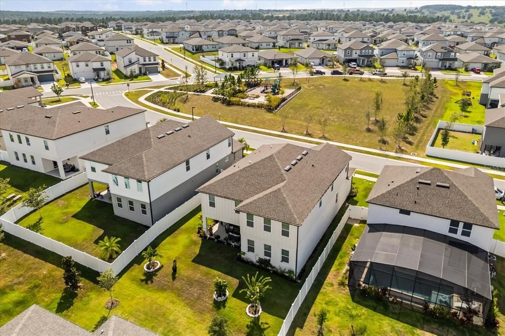 На продажу: $785,000 (5 спален, 4 ванн, 3919 Квадратных фут)