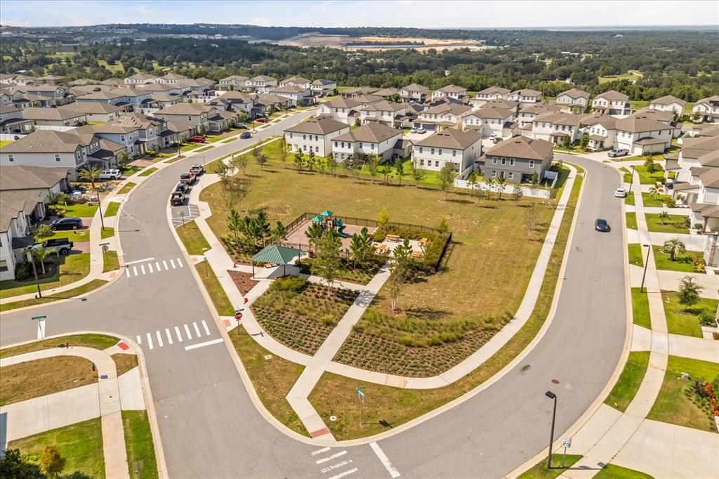 На продажу: $785,000 (5 спален, 4 ванн, 3919 Квадратных фут)