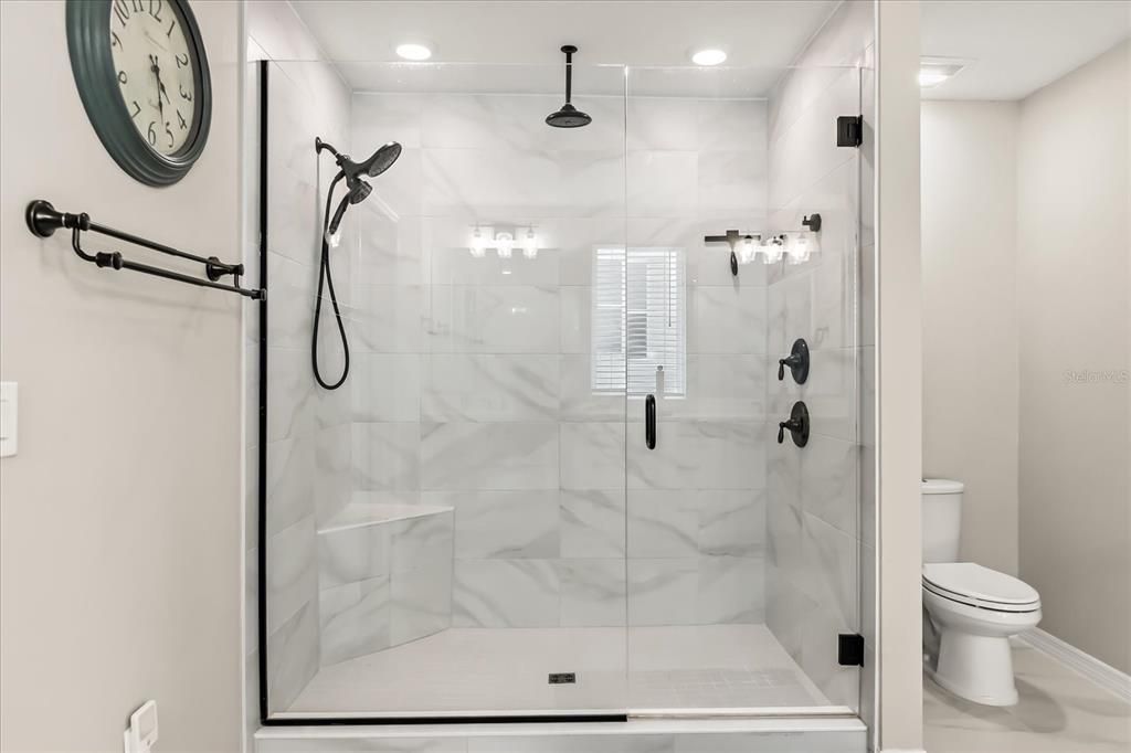 На продажу: $785,000 (5 спален, 4 ванн, 3919 Квадратных фут)