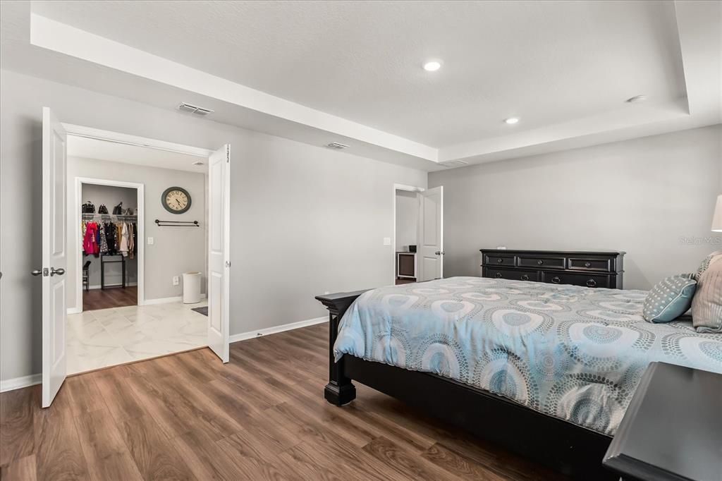 На продажу: $785,000 (5 спален, 4 ванн, 3919 Квадратных фут)