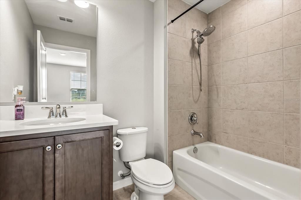 На продажу: $785,000 (5 спален, 4 ванн, 3919 Квадратных фут)