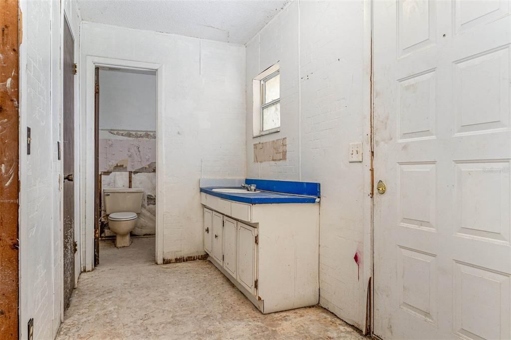 待售: $214,950 (3 贝兹, 3 浴室, 2916 平方英尺)