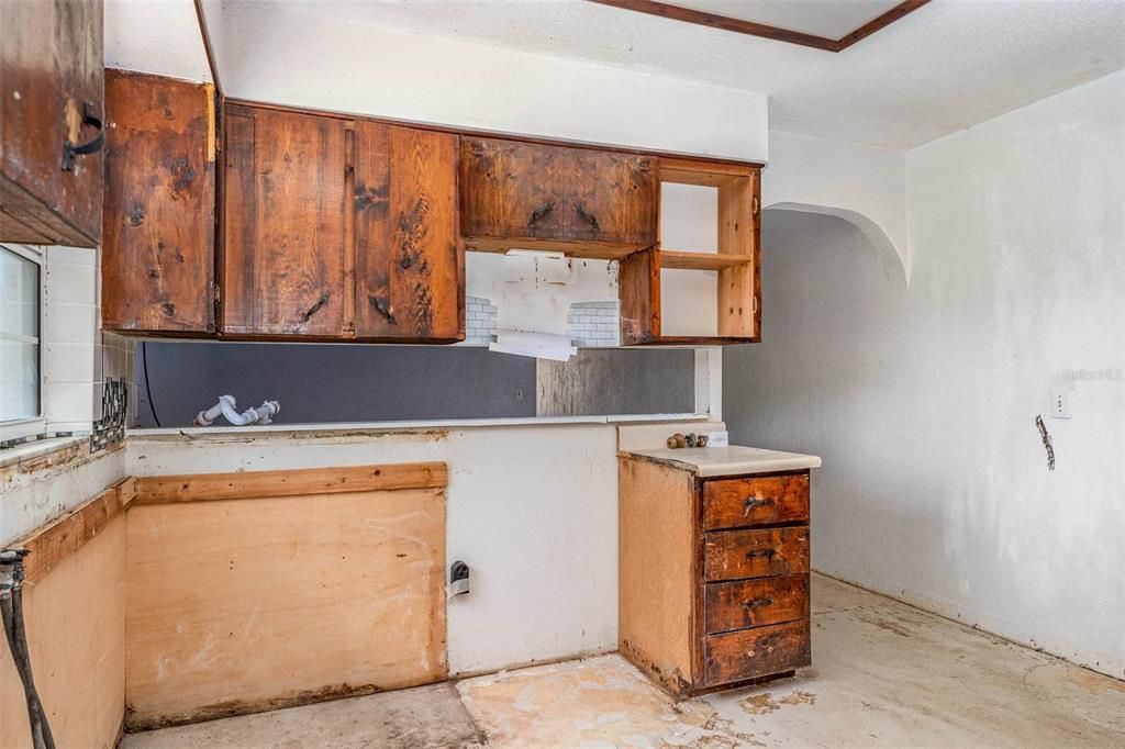 待售: $214,950 (3 贝兹, 3 浴室, 2916 平方英尺)