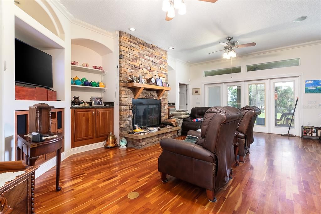 待售: $975,000 (4 贝兹, 3 浴室, 4291 平方英尺)