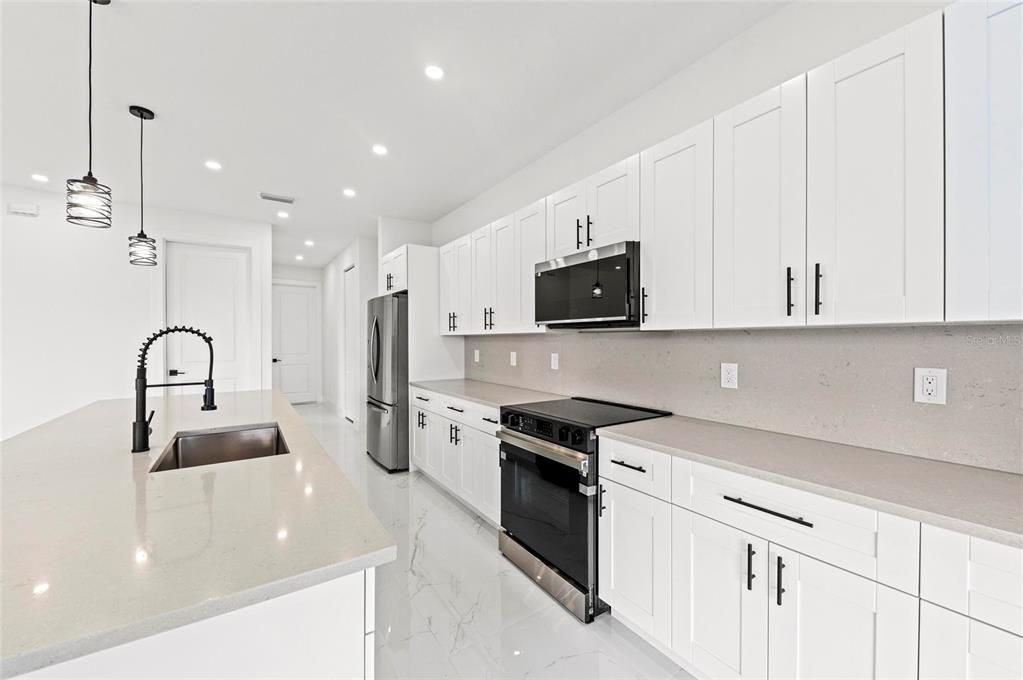 For Sale: $799,000 (3 beds, 2 baths, 2606 Square Feet)