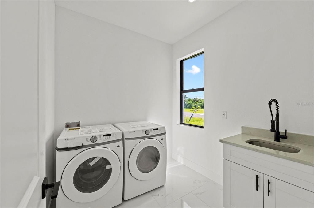 For Sale: $799,000 (3 beds, 2 baths, 2606 Square Feet)