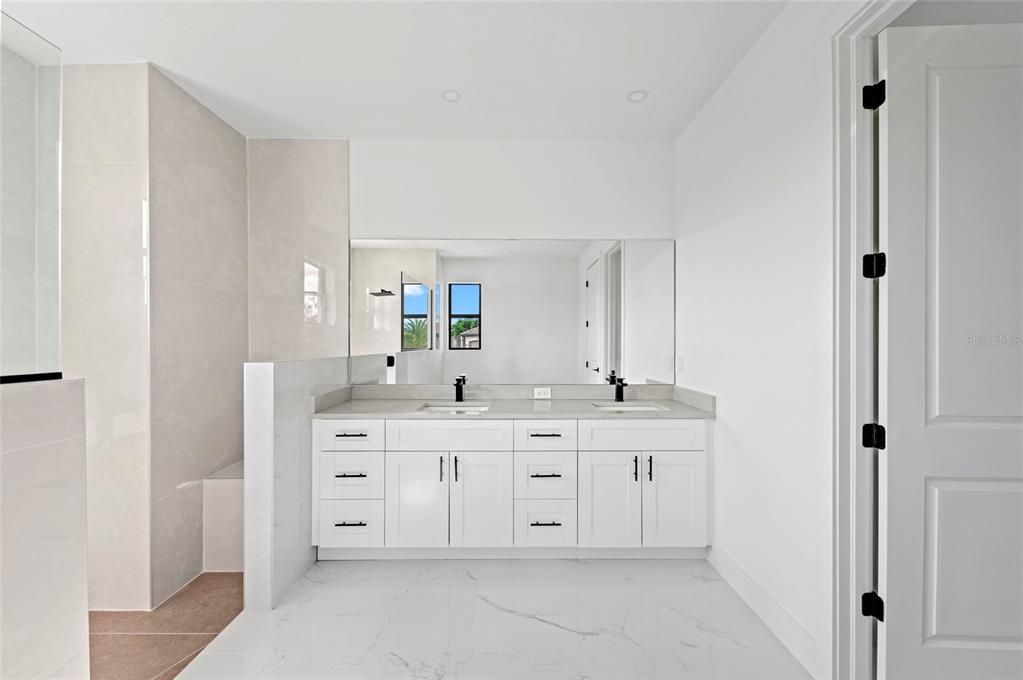 For Sale: $799,000 (3 beds, 2 baths, 2606 Square Feet)