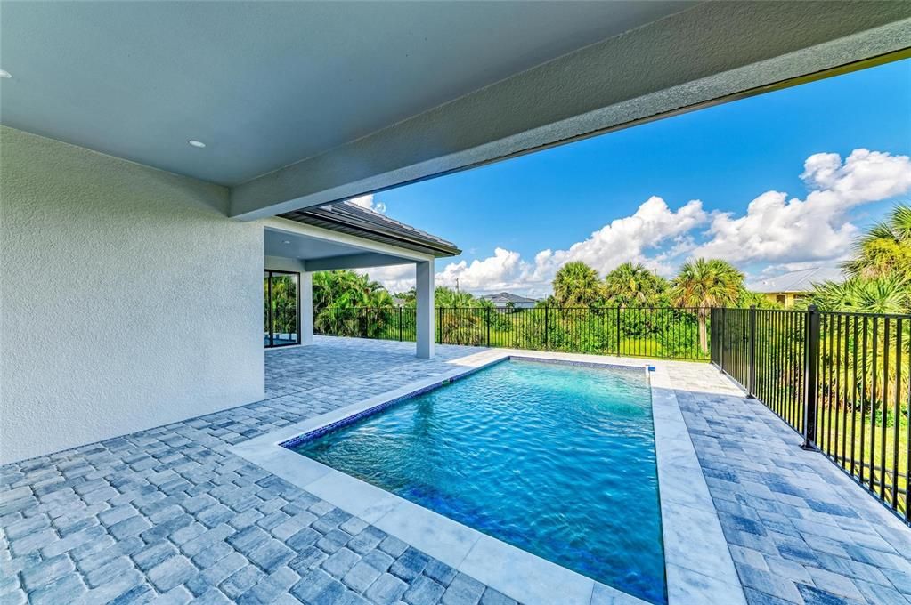 For Sale: $799,000 (3 beds, 2 baths, 2606 Square Feet)