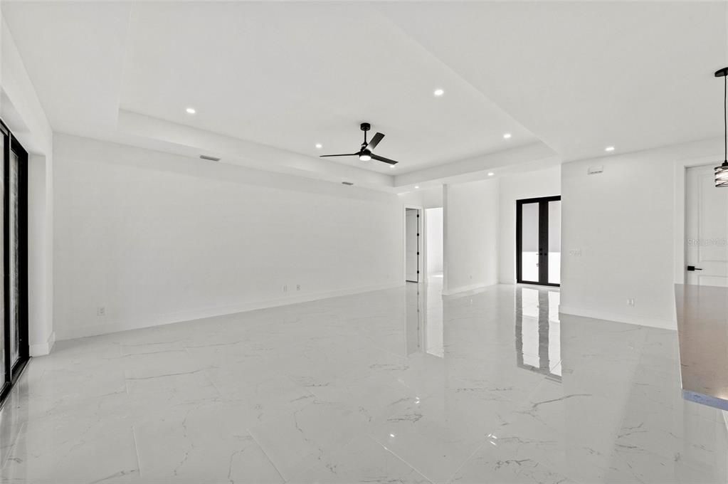 For Sale: $799,000 (3 beds, 2 baths, 2606 Square Feet)