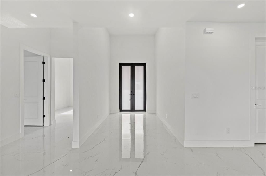 For Sale: $799,000 (3 beds, 2 baths, 2606 Square Feet)