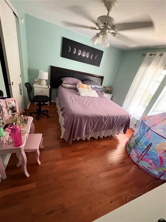 Active With Contract: $275,000 (3 beds, 2 baths, 1786 Square Feet)