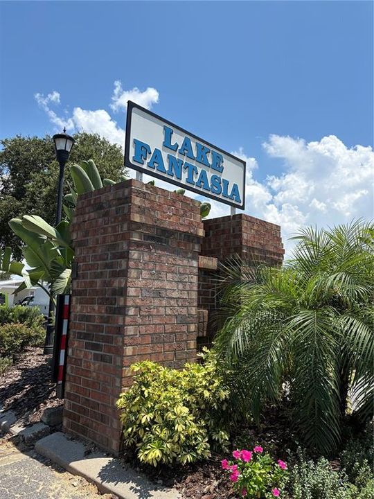 Active With Contract: $275,000 (3 beds, 2 baths, 1786 Square Feet)