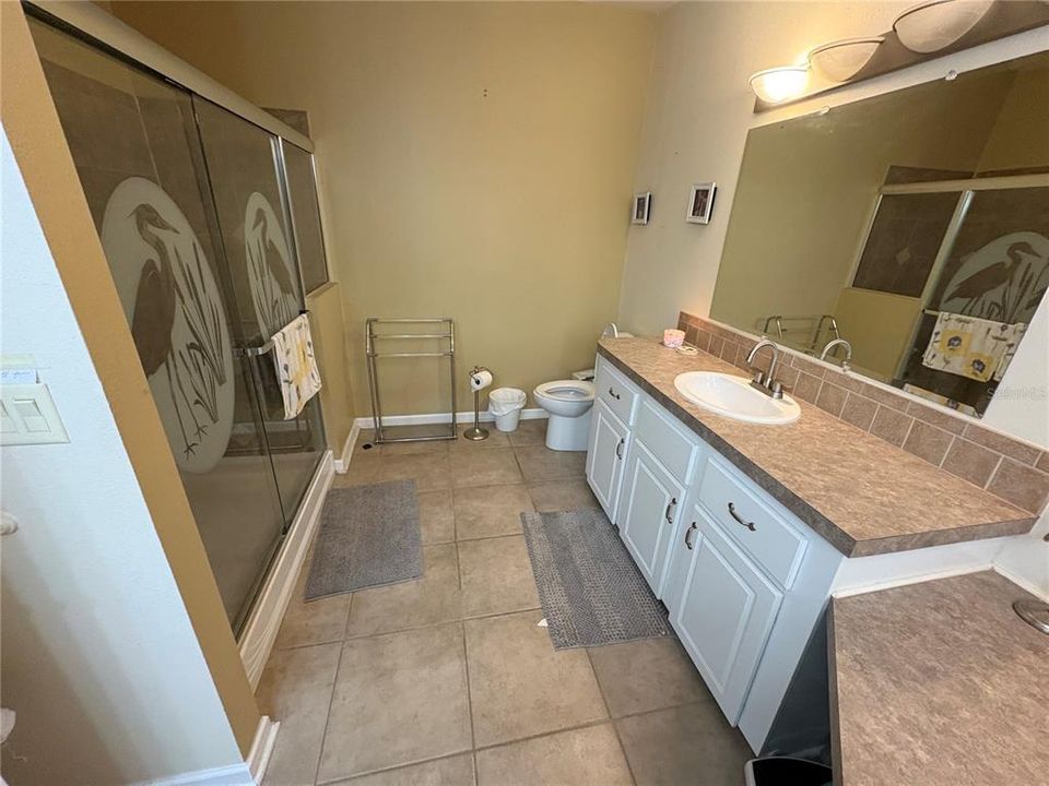 Active With Contract: $275,000 (3 beds, 2 baths, 1786 Square Feet)