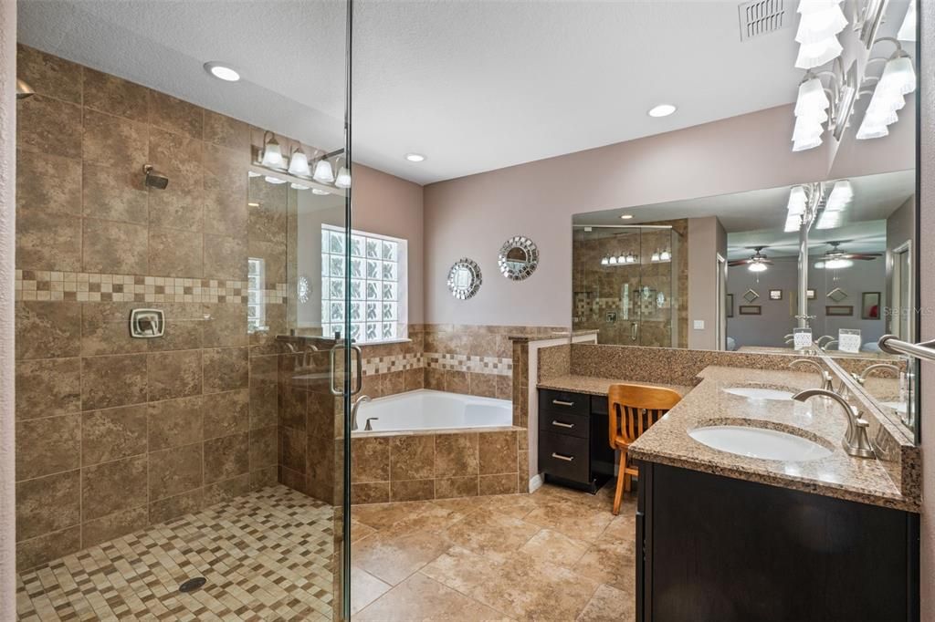 На продажу: $749,000 (5 спален, 3 ванн, 3764 Квадратных фут)