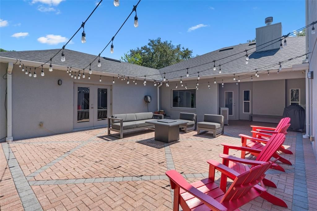 На продажу: $749,000 (5 спален, 3 ванн, 3764 Квадратных фут)