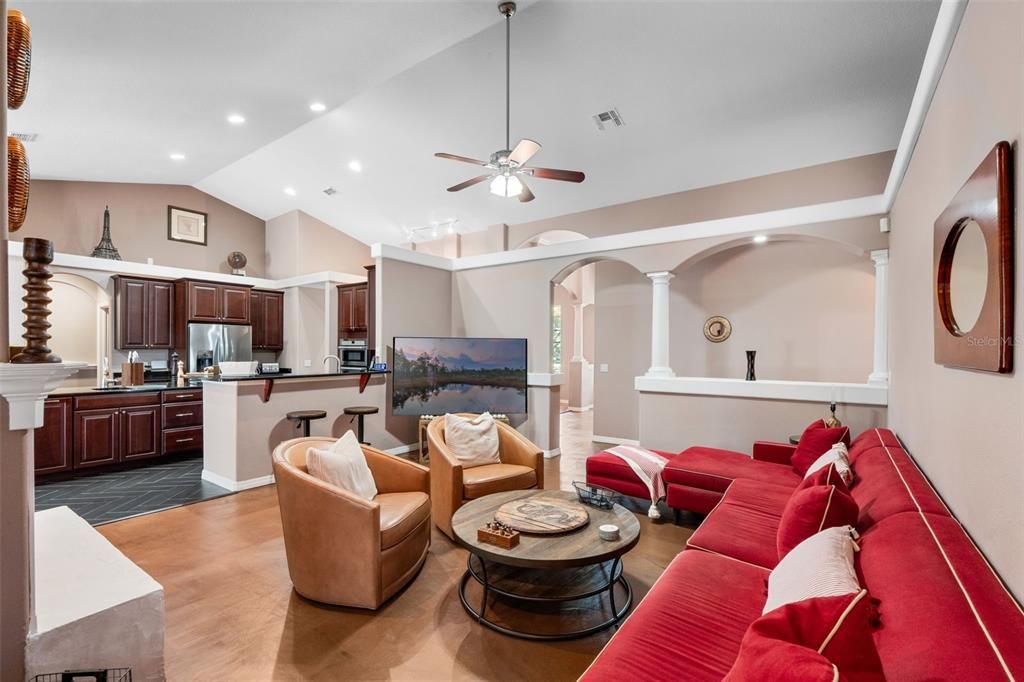 На продажу: $749,000 (5 спален, 3 ванн, 3764 Квадратных фут)