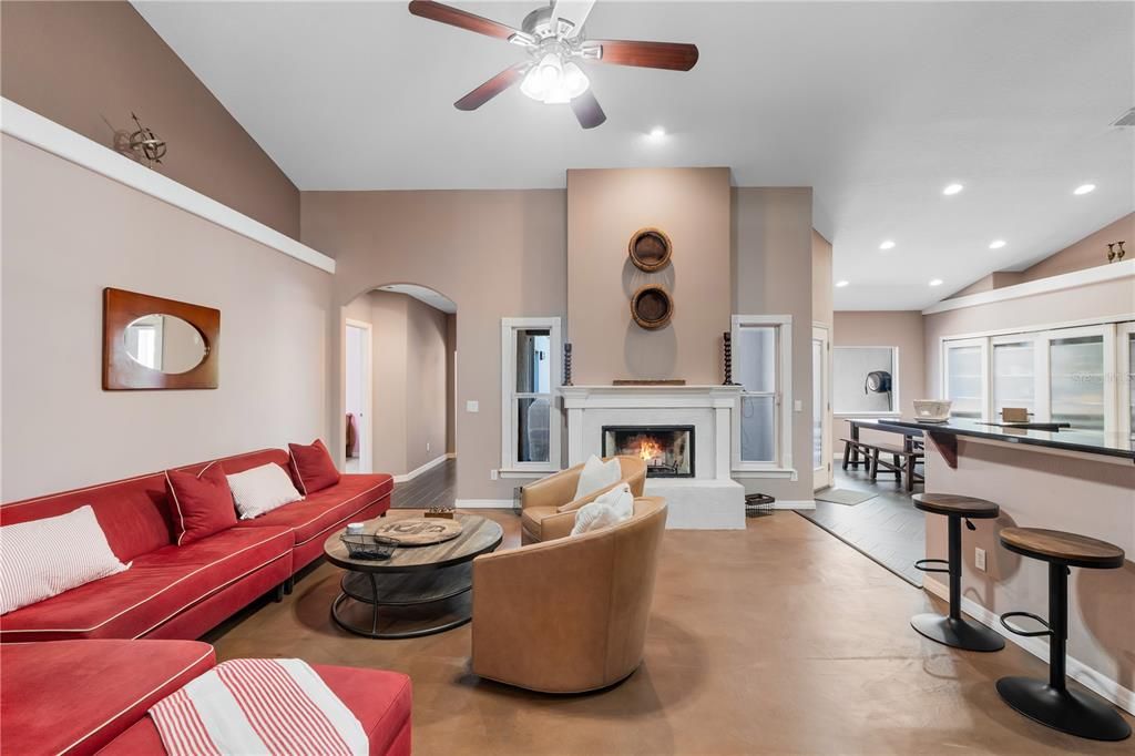 На продажу: $749,000 (5 спален, 3 ванн, 3764 Квадратных фут)