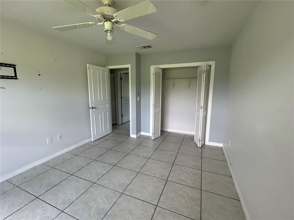 合同活跃: $175,000 (3 贝兹, 2 浴室, 1320 平方英尺)