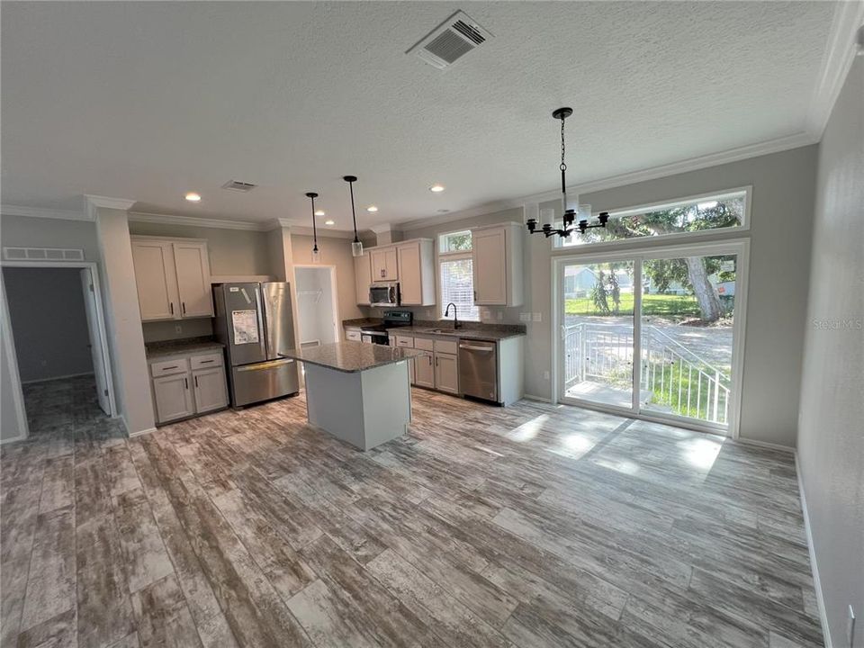 На продажу: $289,900 (3 спален, 2 ванн, 1493 Квадратных фут)