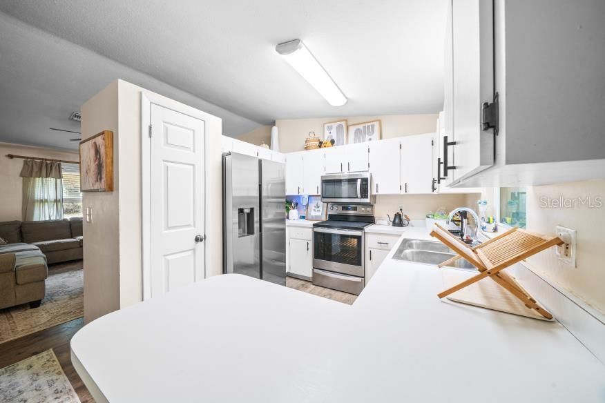 For Sale: $229,999 (3 beds, 2 baths, 1158 Square Feet)