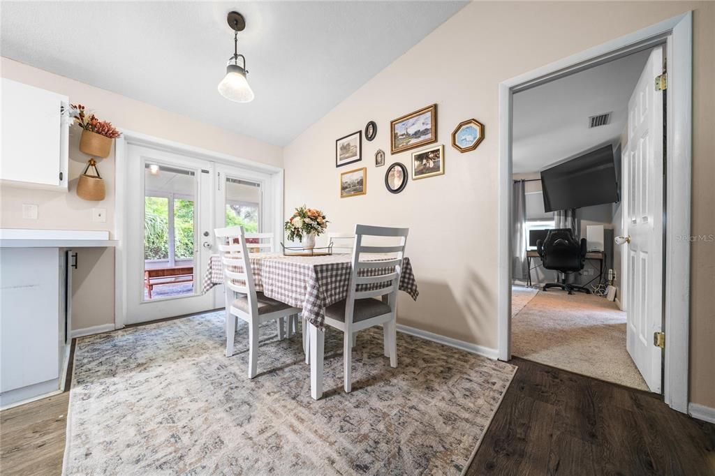 For Sale: $229,999 (3 beds, 2 baths, 1158 Square Feet)