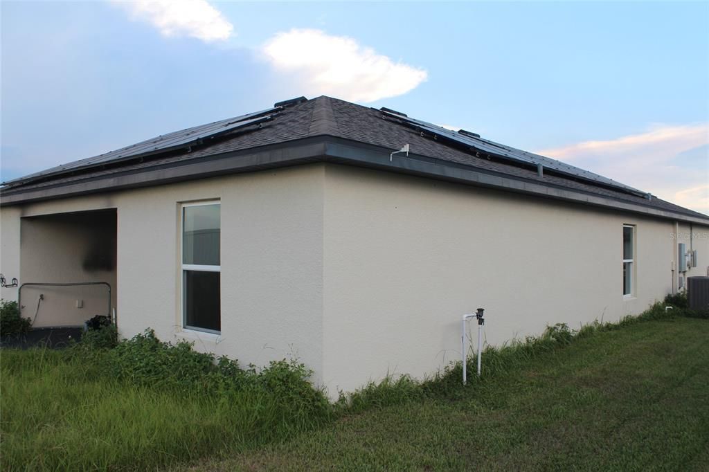 合同活跃: $200,000 (3 贝兹, 2 浴室, 1563 平方英尺)