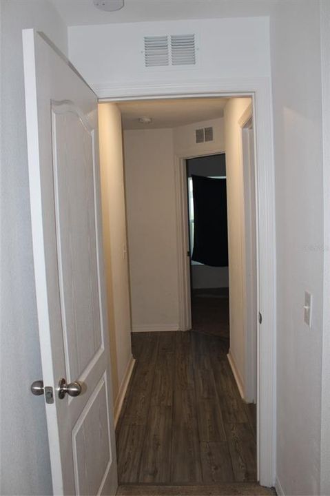 合同活跃: $200,000 (3 贝兹, 2 浴室, 1563 平方英尺)