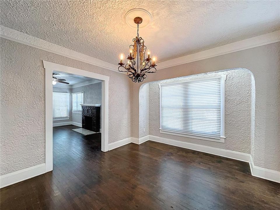 Active With Contract: $2,500 (2 beds, 2 baths, 1340 Square Feet)