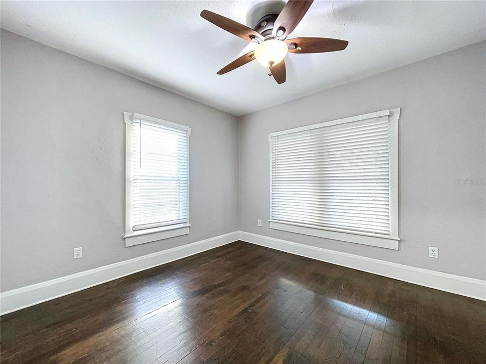 Active With Contract: $2,500 (2 beds, 2 baths, 1340 Square Feet)