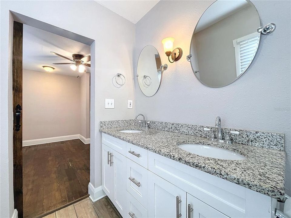 Active With Contract: $2,500 (2 beds, 2 baths, 1340 Square Feet)