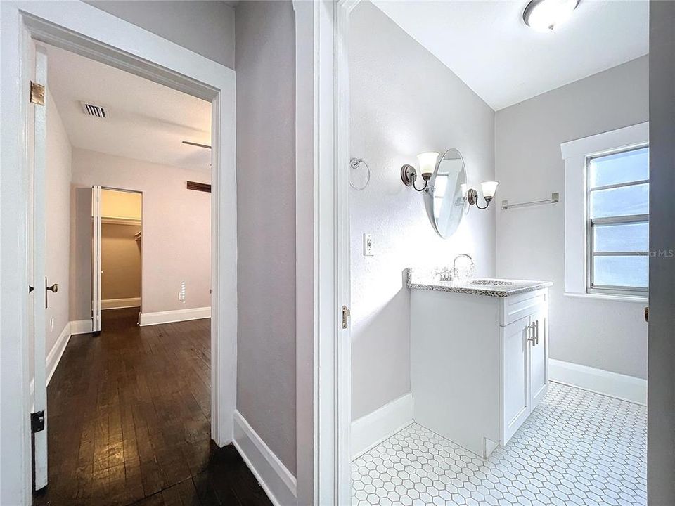 Active With Contract: $2,500 (2 beds, 2 baths, 1340 Square Feet)