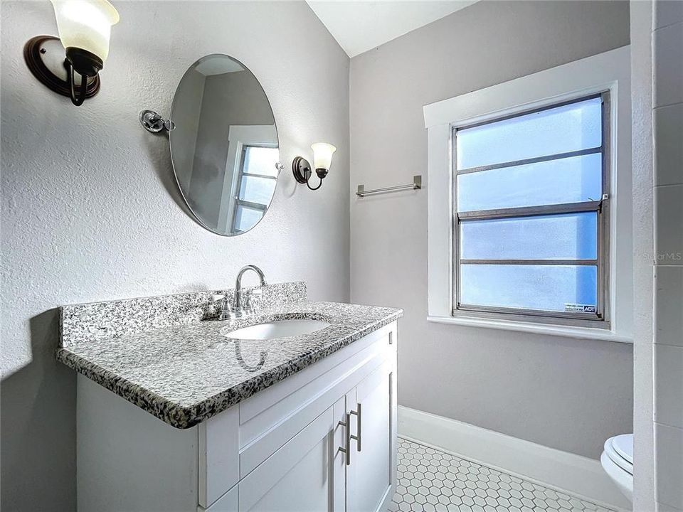 Active With Contract: $2,500 (2 beds, 2 baths, 1340 Square Feet)