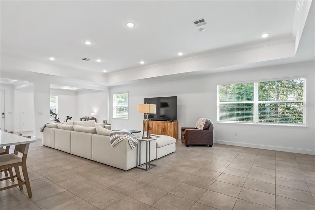 En Venta: $515,000 (4 camas, 3 baños, 3030 Pies cuadrados)