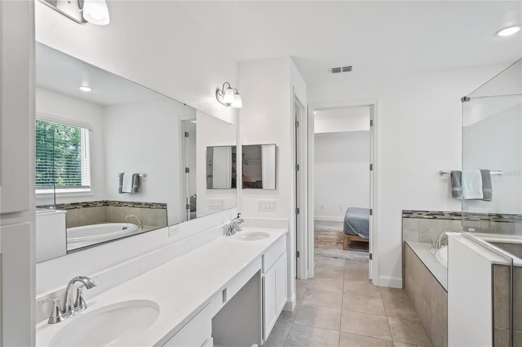 En Venta: $515,000 (4 camas, 3 baños, 3030 Pies cuadrados)