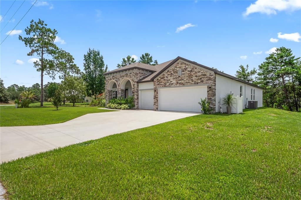 En Venta: $515,000 (4 camas, 3 baños, 3030 Pies cuadrados)